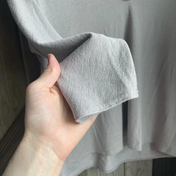 Wilfred Free v-neck gray blouse size xs - Picture 6 of 10